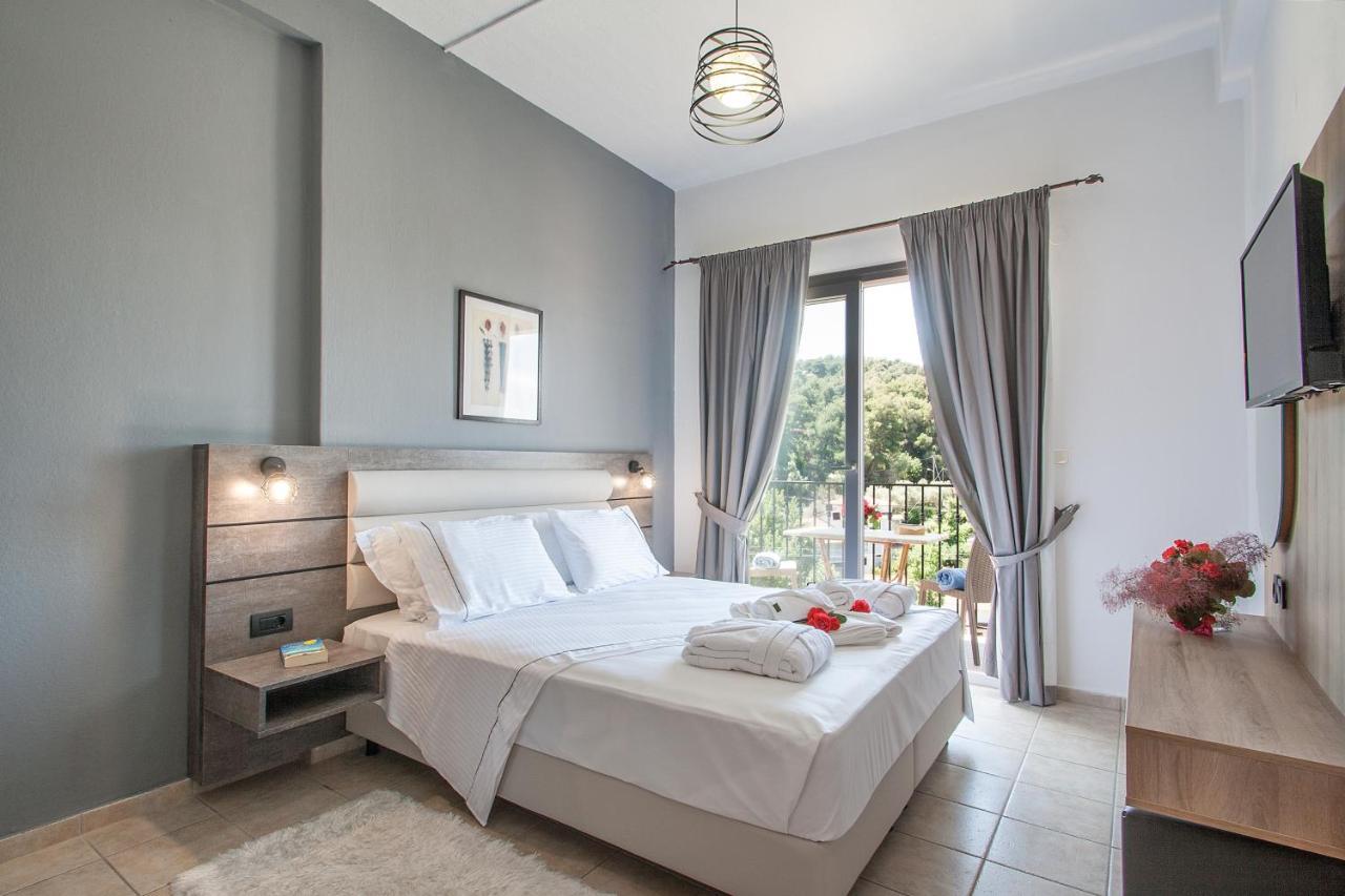 Hermes Hotel Vromolimnos 外观 照片