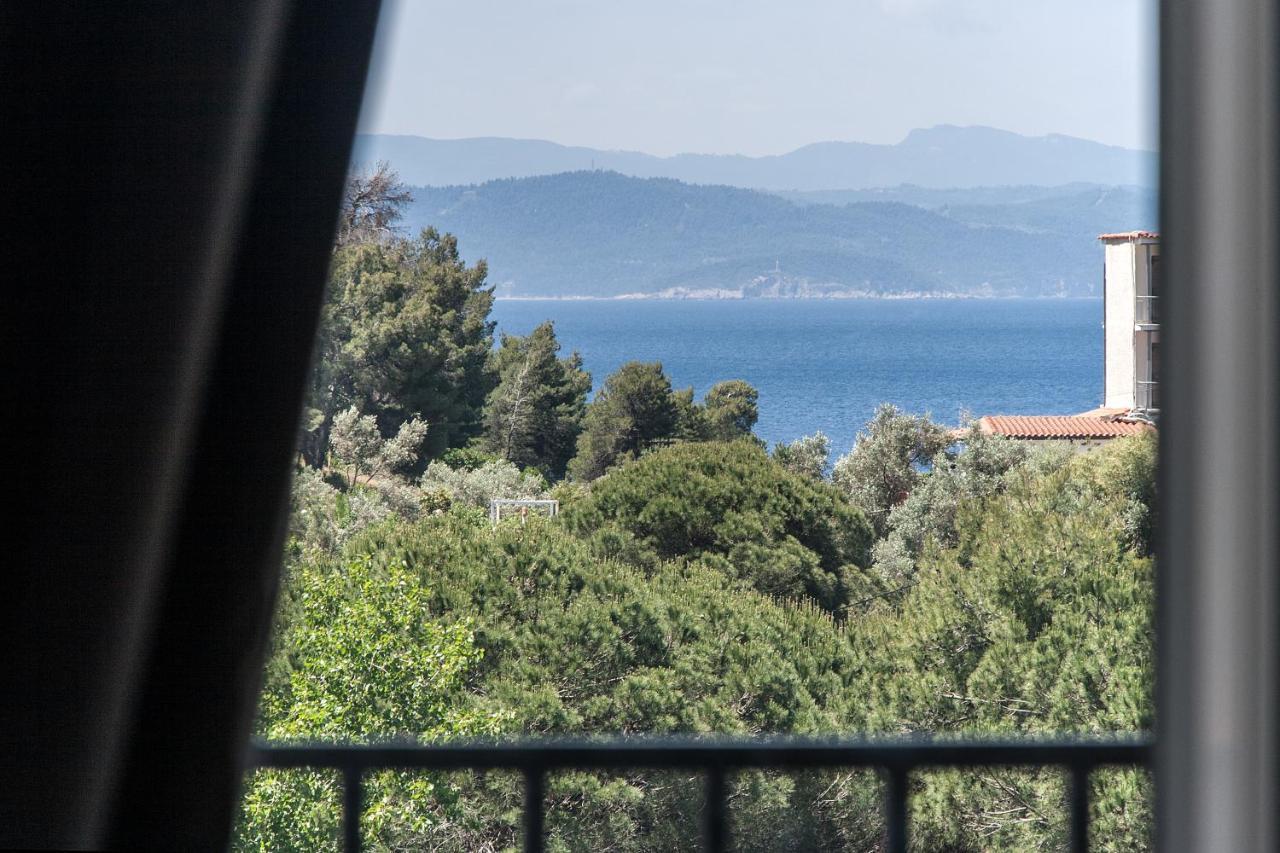 Hermes Hotel Vromolimnos 外观 照片