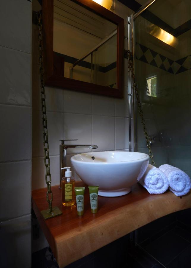 Hermes Hotel Vromolimnos 外观 照片
