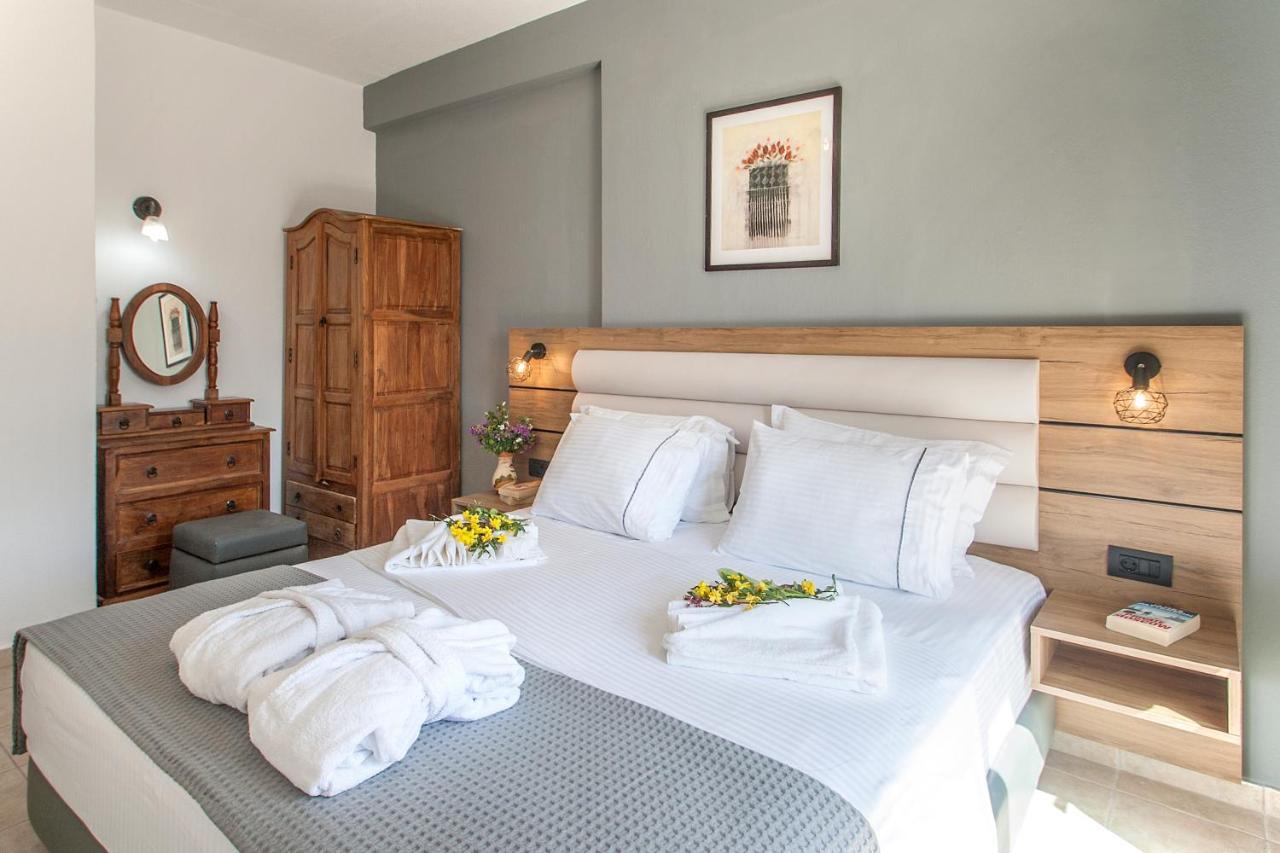 Hermes Hotel Vromolimnos 外观 照片