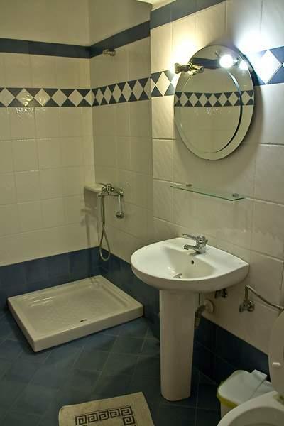 Hermes Hotel Vromolimnos 外观 照片