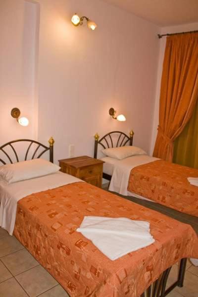 Hermes Hotel Vromolimnos 外观 照片