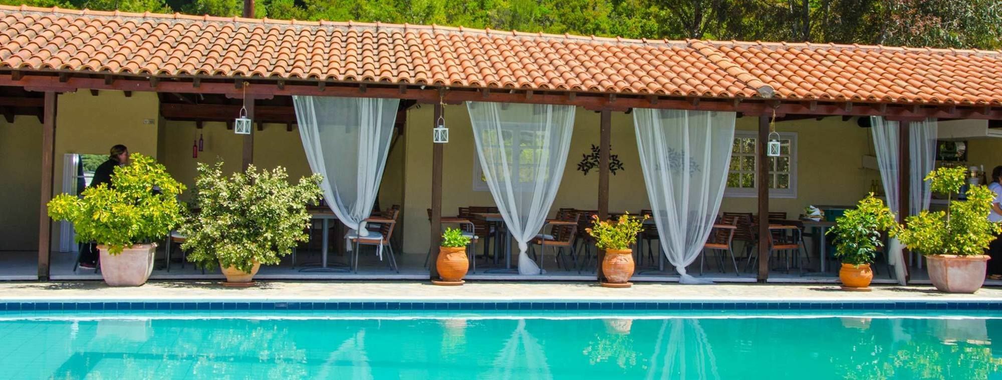 Hermes Hotel Vromolimnos 外观 照片