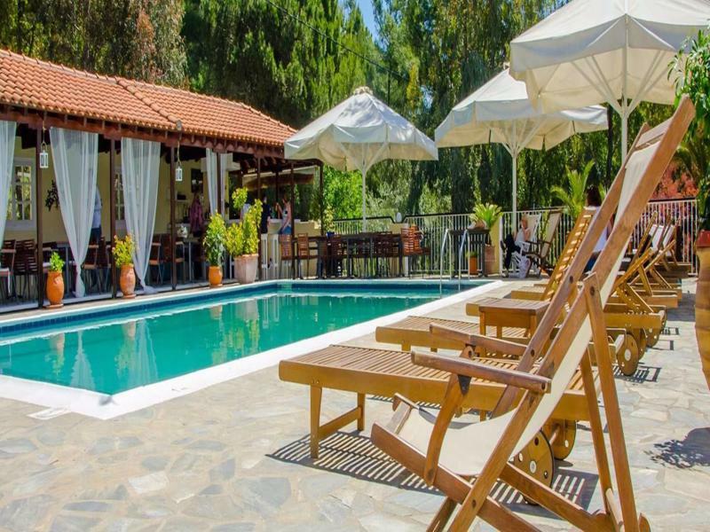 Hermes Hotel Vromolimnos 外观 照片